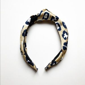 FREE 🚨 Satin Leopard Print Knot Headband